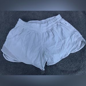 Lululemon- Hotty Hot Short- 4 inch- White